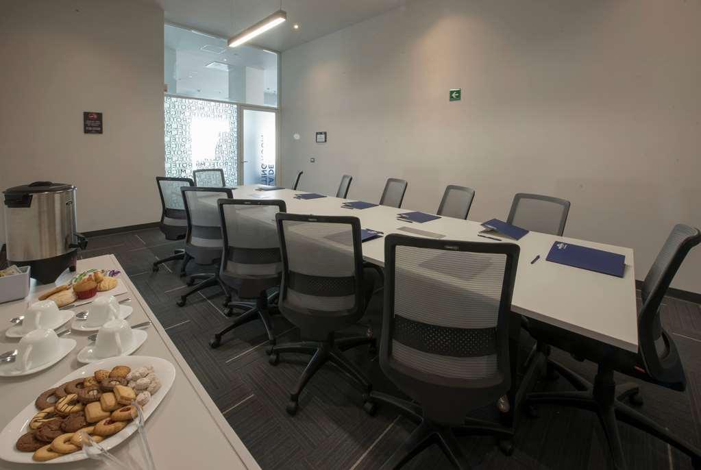 Microtel Inn & Suites By Wyndham Irapuato Faciliteiten foto
