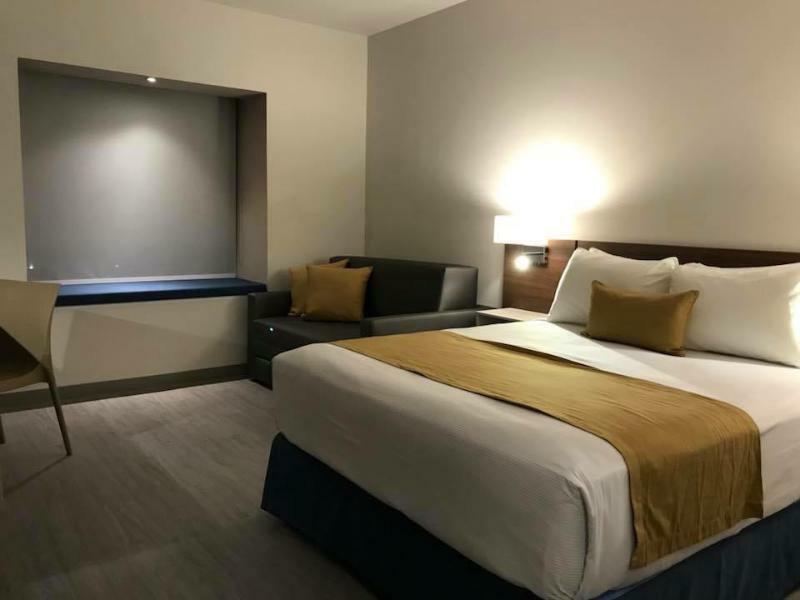 Microtel Inn & Suites By Wyndham Irapuato Buitenkant foto