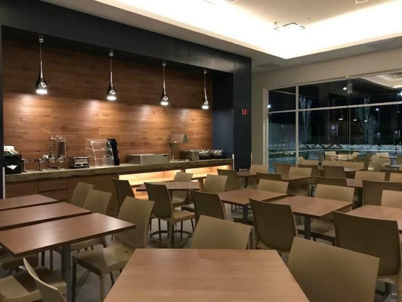 Microtel Inn & Suites By Wyndham Irapuato Buitenkant foto