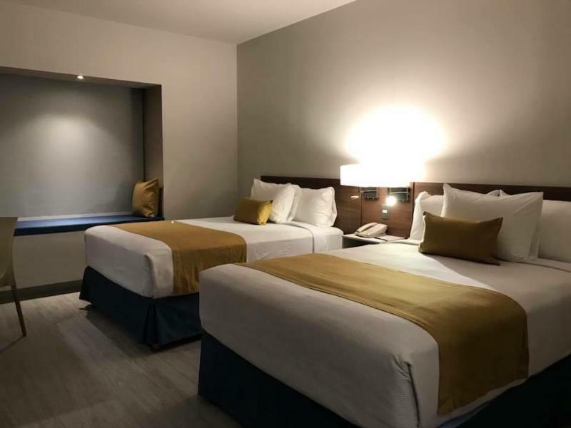 Microtel Inn & Suites By Wyndham Irapuato Buitenkant foto