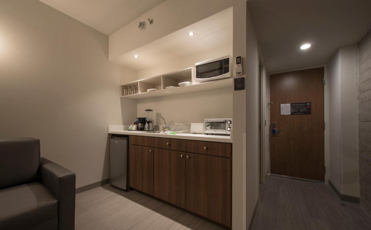 Microtel Inn & Suites By Wyndham Irapuato Buitenkant foto