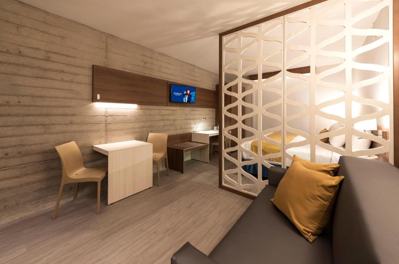Microtel Inn & Suites By Wyndham Irapuato Buitenkant foto