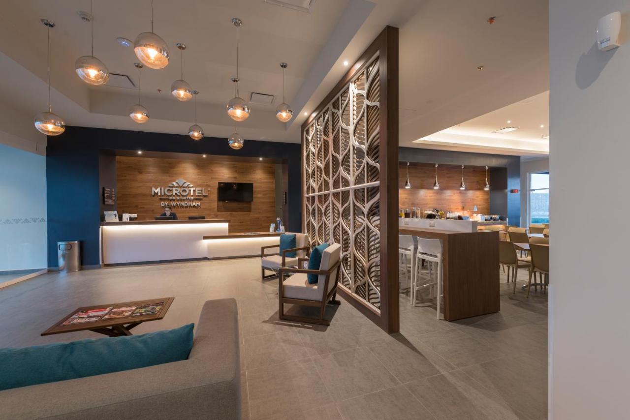 Microtel Inn & Suites By Wyndham Irapuato Buitenkant foto